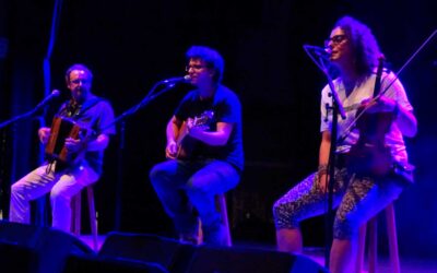 El grup “La Portàtil FM” dóna inici a la VI edició del “D’Arrel i amb Salero. Cicle de Cançó Popular” a l’Escala