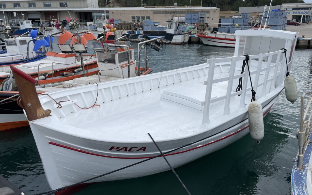 La històrica barca ‘Paca’ torna al mar de l’Escala per la Festa del Carme després de la seva restauració